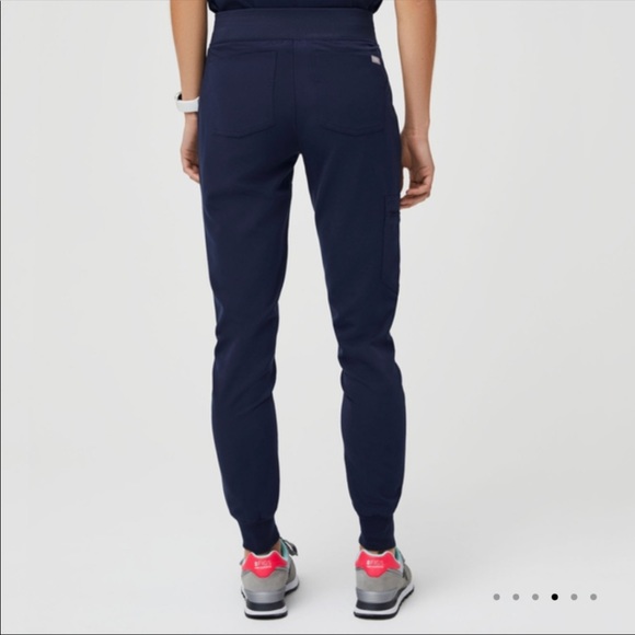 Figs Zamora Joggers. Size Small Petite. Used. - Picture 3 of 4